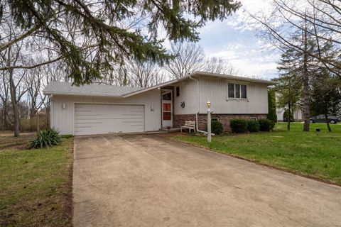 Tiny photo for 1204 Timber Ridge Court, Normal, IL 61761 (MLS # 12602996)
