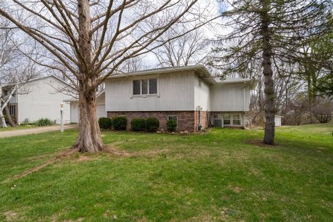 Tiny photo for 1204 Timber Ridge Court, Normal, IL 61761 (MLS # 12602996)