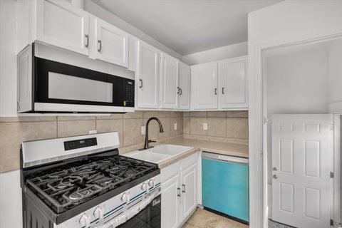 Tiny photo for 3224 40th Street, Moline, IL 61265 (MLS # 12697994)