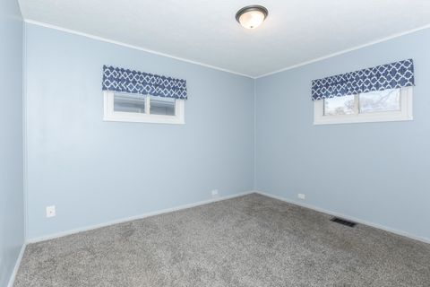 Tiny photo for 334 E Baker Street, Bloomington, IL 61701 (MLS # 12541252)