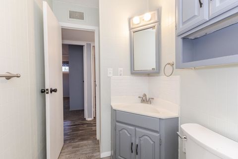 Tiny photo for 334 E Baker Street, Bloomington, IL 61701 (MLS # 12541252)