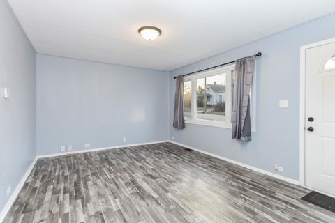 Tiny photo for 334 E Baker Street, Bloomington, IL 61701 (MLS # 12541252)