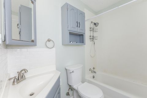 Tiny photo for 334 E Baker Street, Bloomington, IL 61701 (MLS # 12541252)