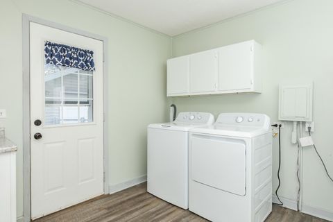 Tiny photo for 334 E Baker Street, Bloomington, IL 61701 (MLS # 12541252)