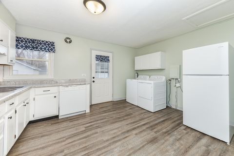 Tiny photo for 334 E Baker Street, Bloomington, IL 61701 (MLS # 12541252)