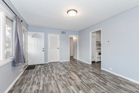 Tiny photo for 334 E Baker Street, Bloomington, IL 61701 (MLS # 12541252)