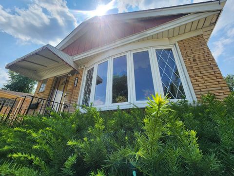 A home in Evergreen Park