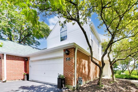 Tiny photo for 107 Welwyn Street, Lake Bluff, IL 60044 (MLS # 12685184)
