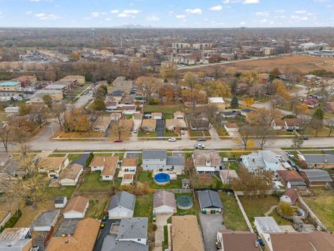 Tiny photo for 6017 Birmingham Street, Chicago Ridge, IL 60415 (MLS # 12522205)