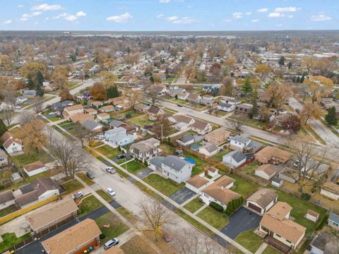 Tiny photo for 6017 Birmingham Street, Chicago Ridge, IL 60415 (MLS # 12522205)