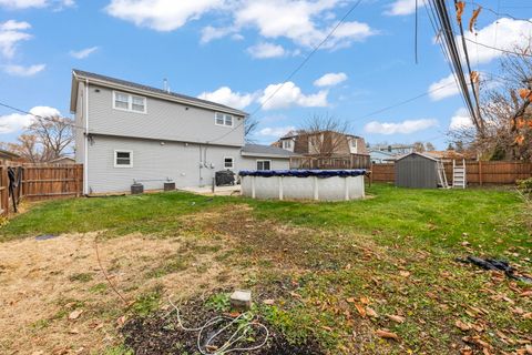 Tiny photo for 6017 Birmingham Street, Chicago Ridge, IL 60415 (MLS # 12522205)