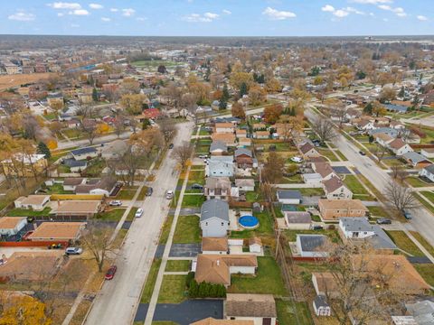 Tiny photo for 6017 Birmingham Street, Chicago Ridge, IL 60415 (MLS # 12522205)