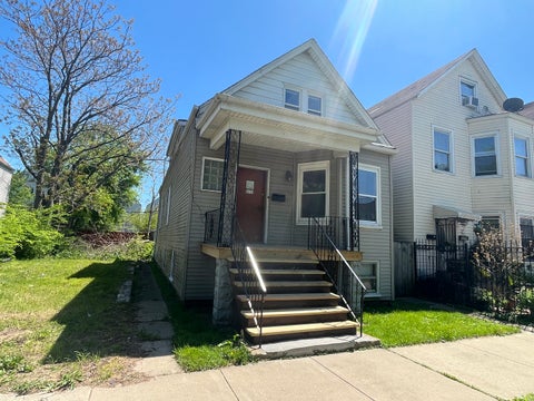 Tiny photo for 5233 S HERMITAGE Avenue, Chicago, IL 60609 (MLS # 12677829)