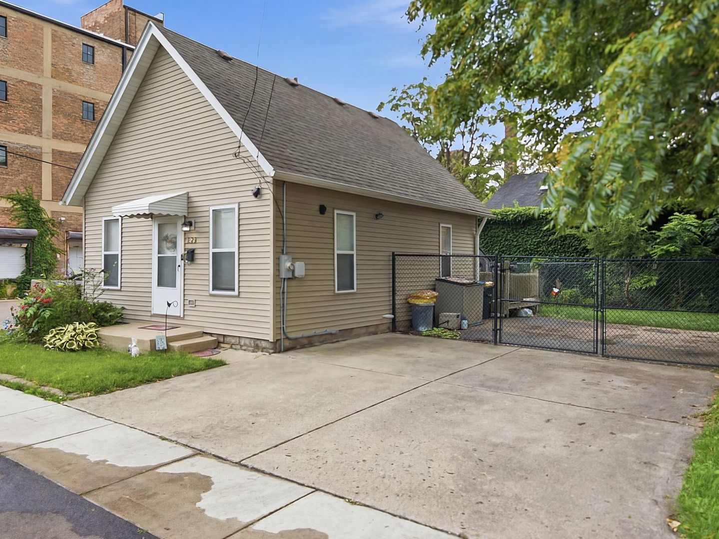 122 Cross Street