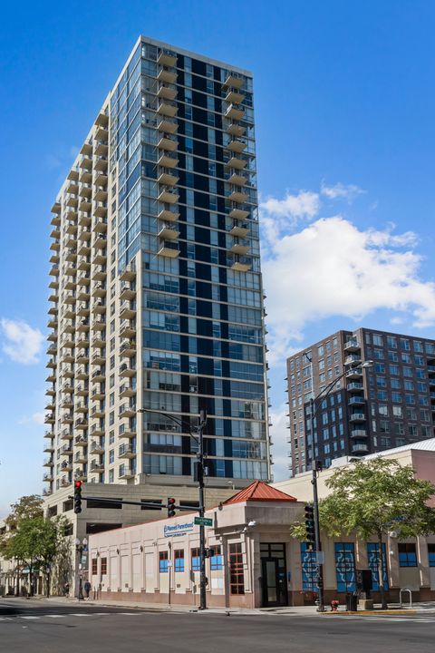 1212 N LASALLE Street 2107 Chicago IL 60610