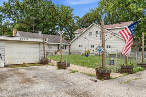 Photo of 28616 W Benjamin Avenue, Spring Grove, IL 60081 (MLS # 12682718)