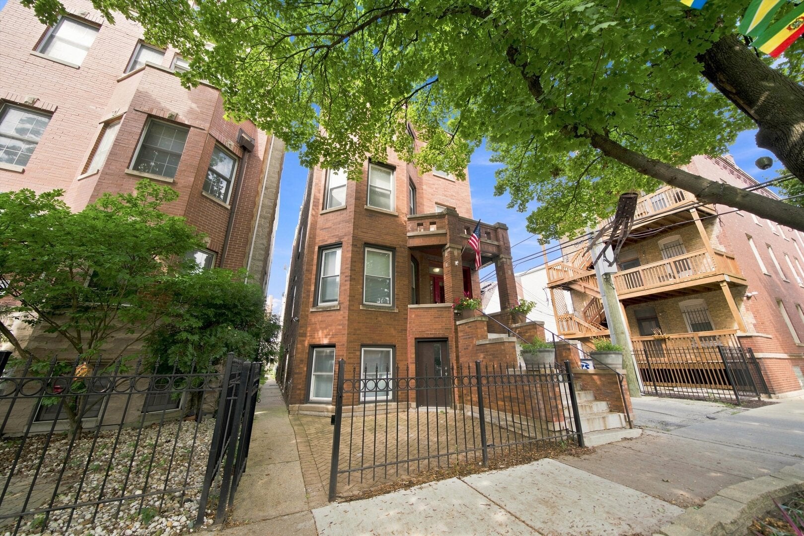 2744 N Bosworth Avenue G
