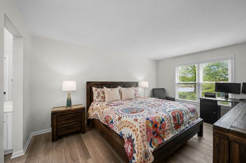 Tiny photo for 324 Satinwood Court N, Buffalo Grove, IL 60089 (MLS # 12647731)