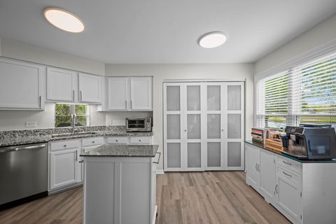 Tiny photo for 324 Satinwood Court N, Buffalo Grove, IL 60089 (MLS # 12647731)