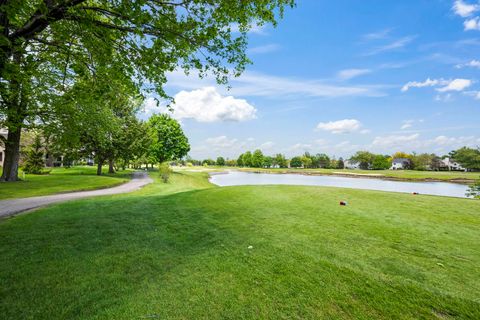 Tiny photo for 324 Satinwood Court N, Buffalo Grove, IL 60089 (MLS # 12647731)