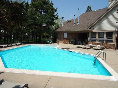 Tiny photo for 324 Satinwood Court N, Buffalo Grove, IL 60089 (MLS # 12647731)