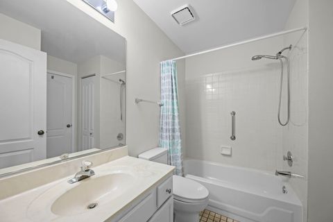Tiny photo for 324 Satinwood Court N, Buffalo Grove, IL 60089 (MLS # 12647731)