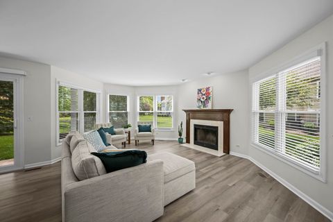 Tiny photo for 324 Satinwood Court N, Buffalo Grove, IL 60089 (MLS # 12647731)