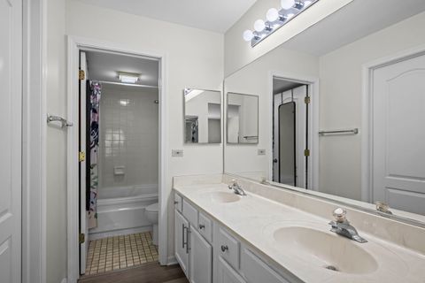 Tiny photo for 324 Satinwood Court N, Buffalo Grove, IL 60089 (MLS # 12647731)