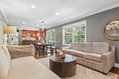 Tiny photo for 1204 Parliament Court, Libertyville, IL 60048 (MLS # 12681063)