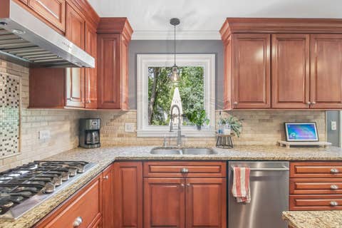Tiny photo for 1204 Parliament Court, Libertyville, IL 60048 (MLS # 12681063)