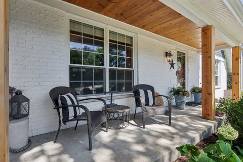 Tiny photo for 1204 Parliament Court, Libertyville, IL 60048 (MLS # 12681063)