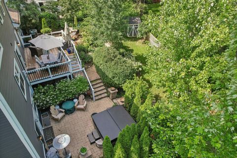 Tiny photo for 1204 Parliament Court, Libertyville, IL 60048 (MLS # 12681063)