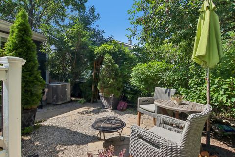 Tiny photo for 1204 Parliament Court, Libertyville, IL 60048 (MLS # 12681063)