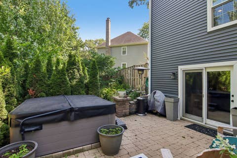 Tiny photo for 1204 Parliament Court, Libertyville, IL 60048 (MLS # 12681063)