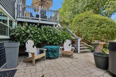 Tiny photo for 1204 Parliament Court, Libertyville, IL 60048 (MLS # 12681063)