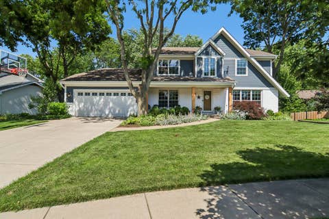 Photo of 1204 Parliament Court, Libertyville, IL 60048 (MLS # 12681063)