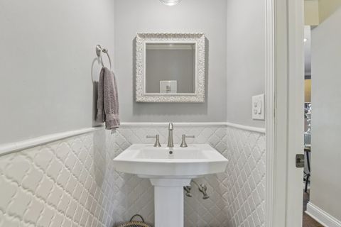 Tiny photo for 1204 Parliament Court, Libertyville, IL 60048 (MLS # 12681063)