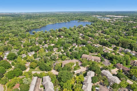 Tiny photo for 1204 Parliament Court, Libertyville, IL 60048 (MLS # 12681063)