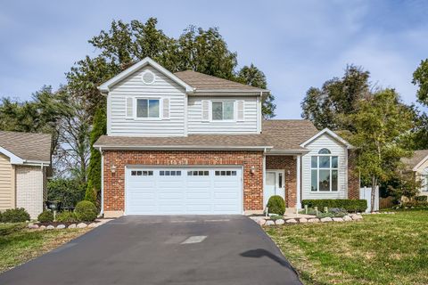 53 FALCON Place Westmont IL 60559