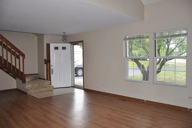 101 S Oakhurst Drive
