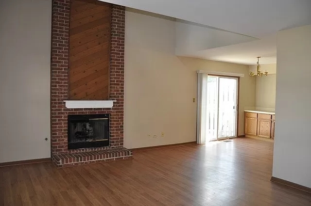 101 S Oakhurst Drive