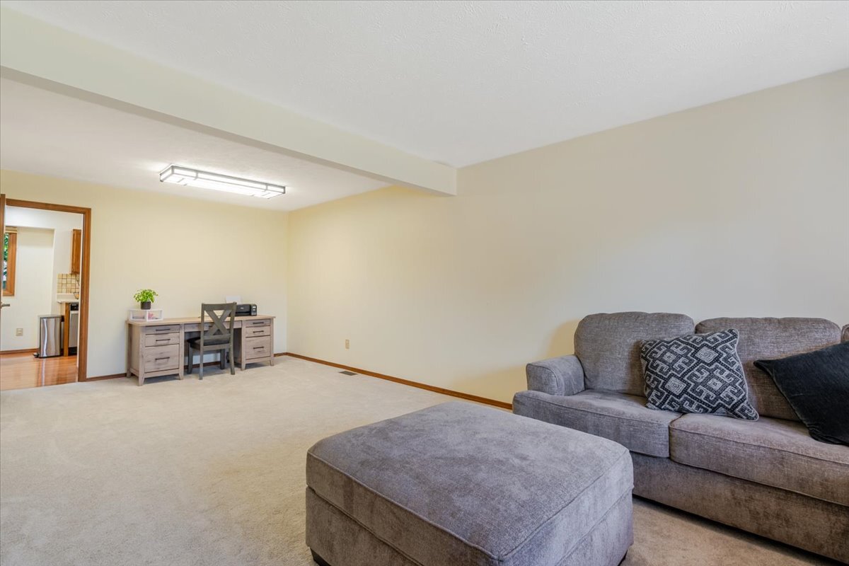 141 Manor Circle