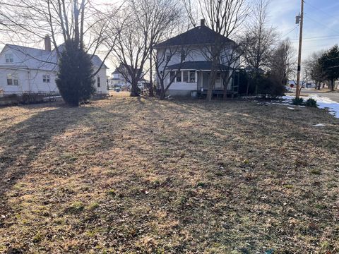 Tiny photo for 108 NW 2nd Street, Fairfield, IL 62837 (MLS # 12570066)