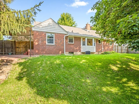Tiny photo for 110 S Calvin Park Boulevard, Rockford, IL 61108 (MLS # 12704143)