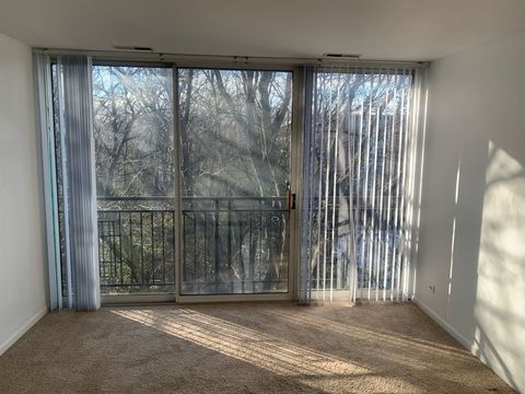 Tiny photo for 5820 Oakwood Drive #5L, Lisle, IL 60532 (MLS # 12565005)