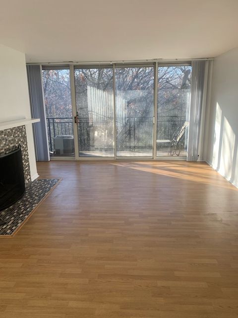 Tiny photo for 5820 Oakwood Drive #5L, Lisle, IL 60532 (MLS # 12565005)