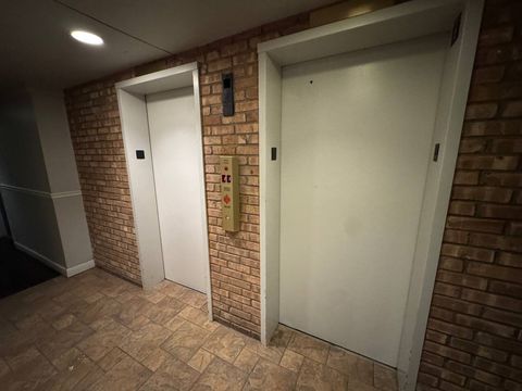 Tiny photo for 5820 Oakwood Drive #5L, Lisle, IL 60532 (MLS # 12565005)