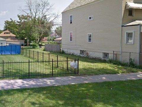 8647 S COLFAX Avenue Chicago IL 60617