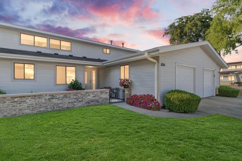 Photo of 1104 Taunton Court, Schaumburg, IL 60193 (MLS # 12455795)