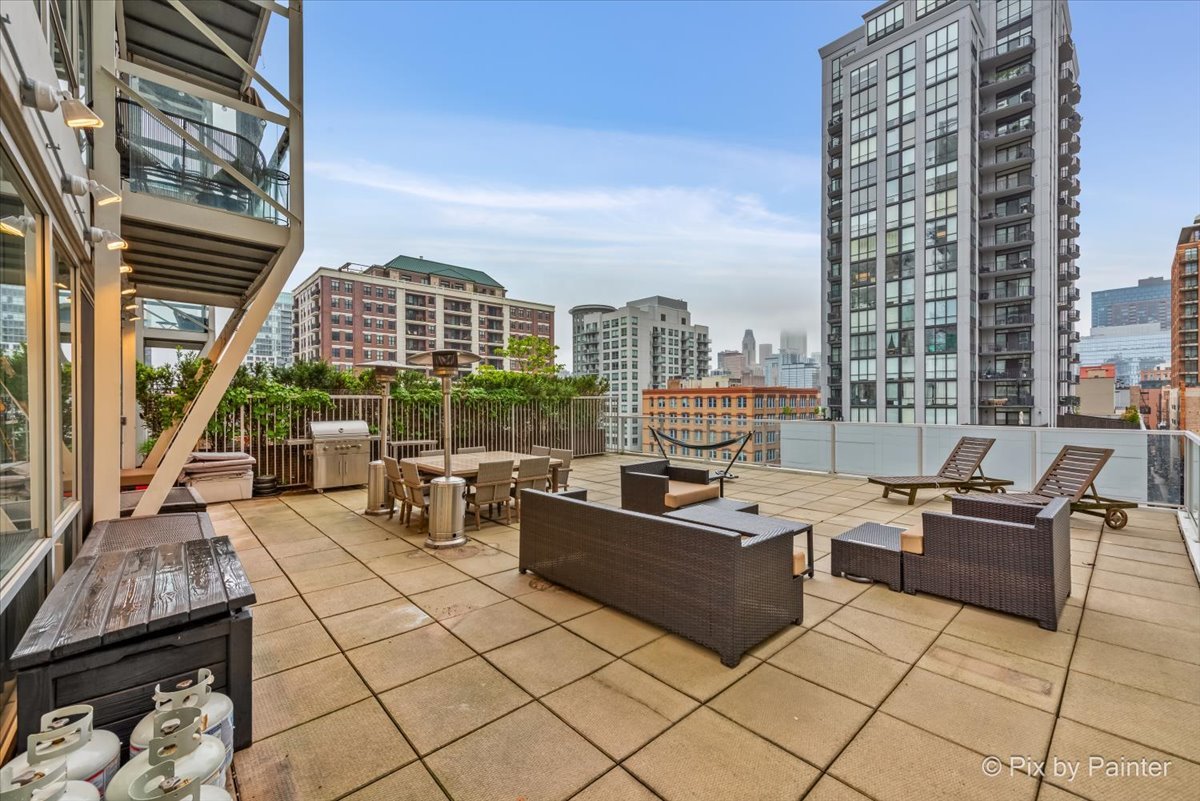 653 N Kingsbury Street 706